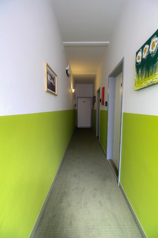 Private Double Bed Room With Bathroom Відень Екстер'єр фото